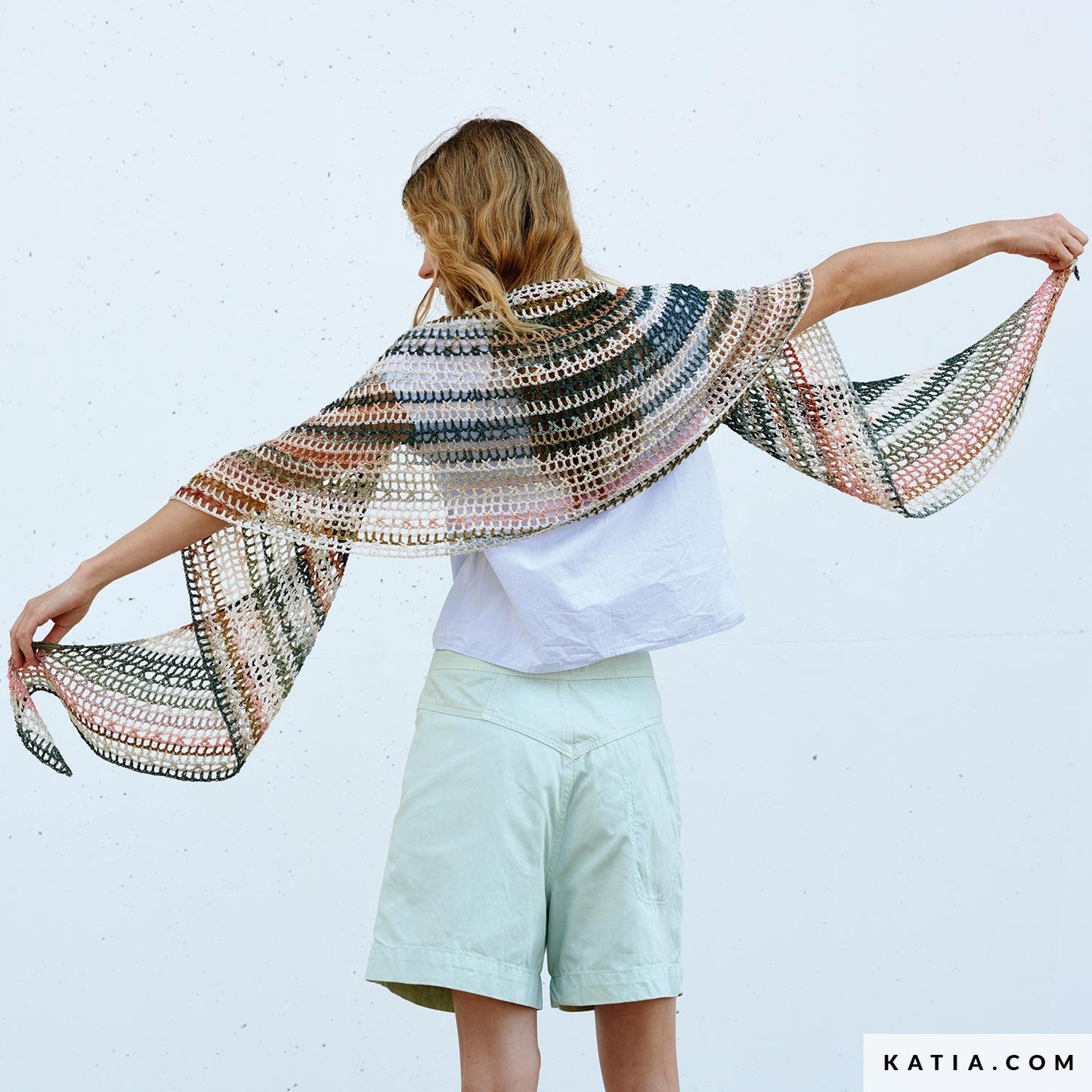 Katia Crescent-shaped Shawl (FREE PDF)