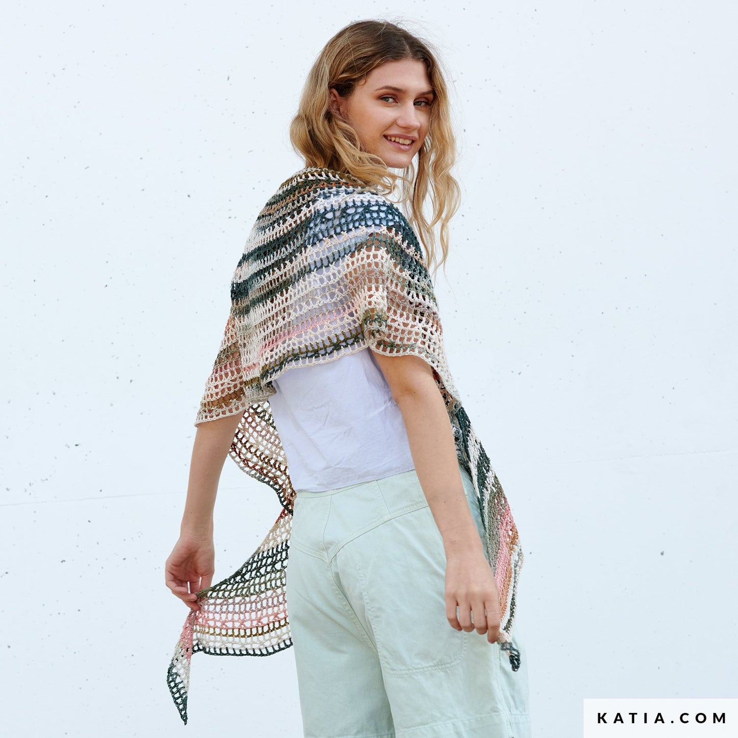 Katia Crescent-shaped Shawl (FREE PDF)