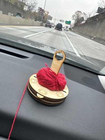Yarn Pirouette - Carousel Base Yarn Butler